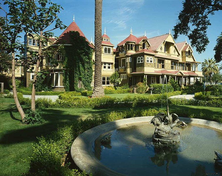 Das Winchester Mystery House Museum heute als Geisterhaus.
