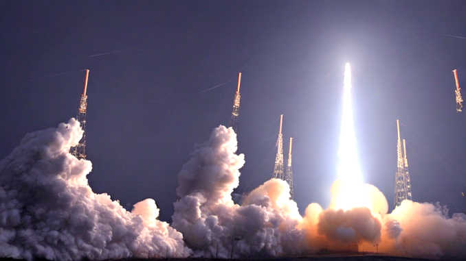 Eine Rakete beim Start.